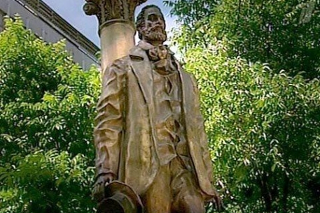 Вашингтон подарил Москве памятник поэту Уолту Уитмену