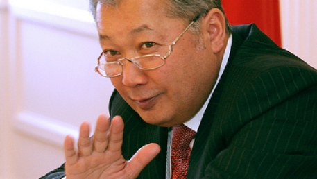 Президент Киргизии сдал экзамен на знание государственного языка