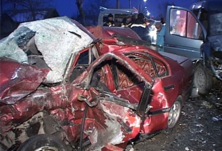 В автокатастрофе в Афганистане пострадали шесть казахстанцев