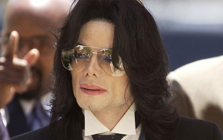 На Майкла Джексона подали иск в 20 миллионов долларов