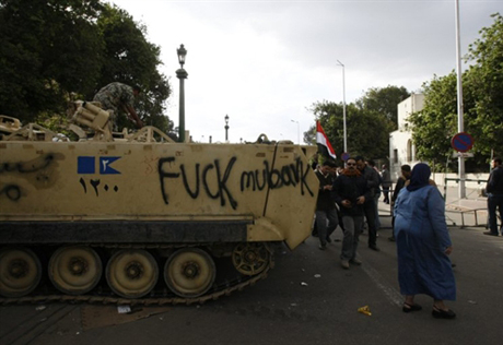 В Египте произошли столкновения противников и сторонников Мубарака