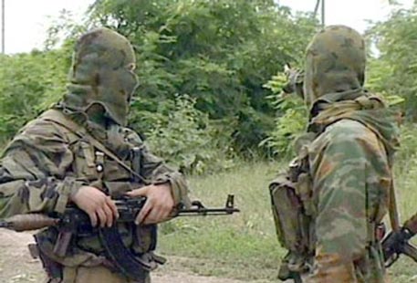 В Чечне боевики ранили шестерых милиционеров