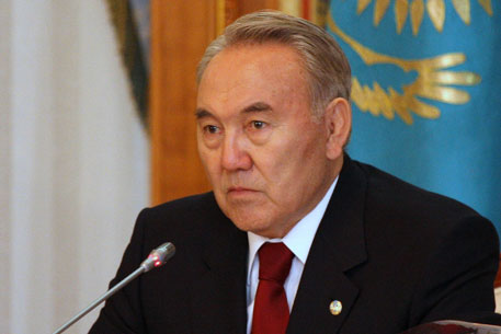 Назарбаев призвал правительство и акиматы сократить комиссии