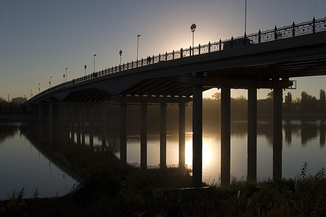 В Атырау обрушился автомобильный мост