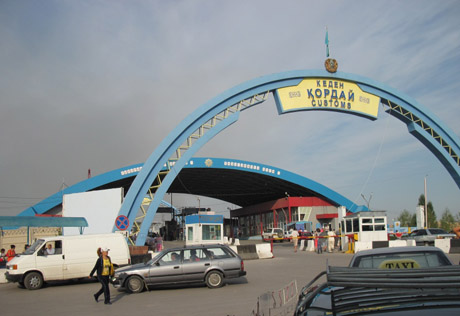 В Казахстане некачественный товар из КНР заменят на кыргызстанский
