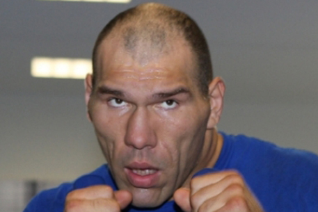 Врач посоветовал Валуеву завершить боксерскую карьеру