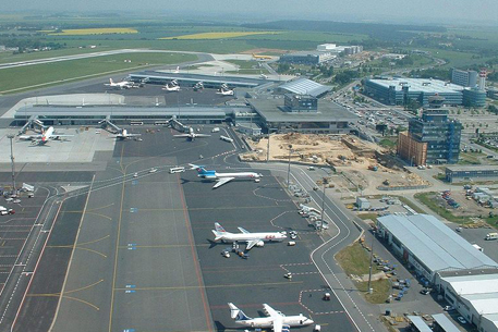 При взлете в пражском аэропорту столкнулись самолеты