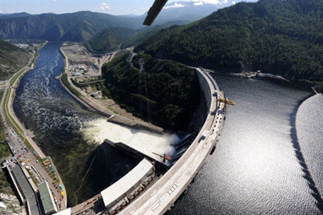 На месте захоронения погибших на Саяно-Шушенской ГЭС построят часовню