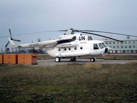 Вертолет молдавской авиакомпании аварийно сел в Таразе