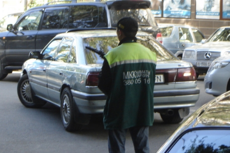 В Алматы за парковку расплатятся посредством sms