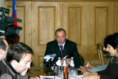 Глава Дагестана предложил кандидатуру соперника на пост премьера