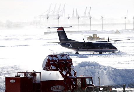 В США из-за снегопада отменены сотни рейсов