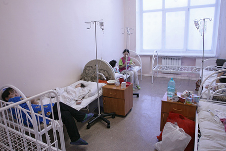 В Кировской области 74 человека госпитализированы с отравлением 