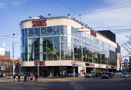 Эстонский писатель облил себя фекалиями в торговом центре