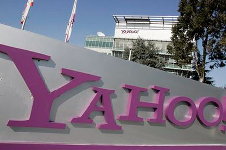 Член совета директоров Рон Буркл покинет Yahoo!