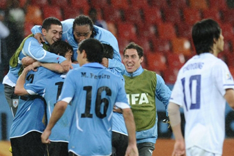 Сборная Уругвая вышла в 1/4 финала ЧМ-2010