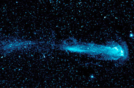 Телескоп GALEX обнаружил невидимый "хвост" у галактики