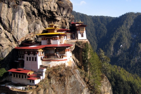 От землетрясения в Бутане пострадали три тысячи тибетцев