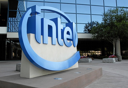 При взрыве на заводе Intel в США семь работников получили ранения