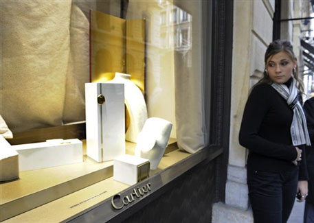 Во Франции ювелирный магазин ограбили на 100 тысяч евро