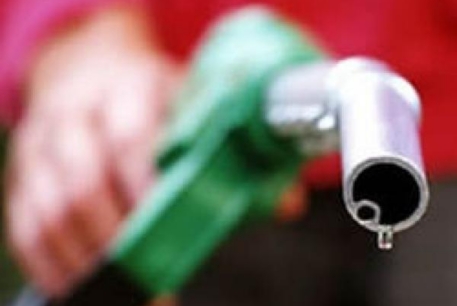 В Казахстане временно повысили цены на бензин