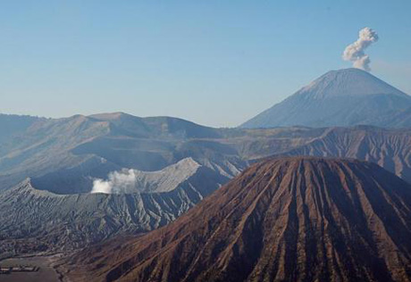 Жертвами извержения вулкана на Яве стали более 150 человек