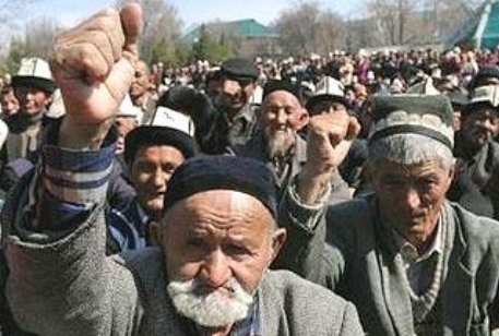 Оппозиция Киргизии отправится пешком на Иссык-Куль