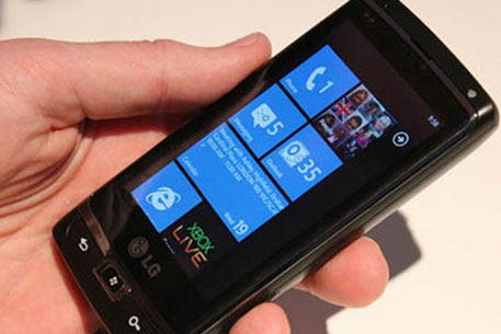 LG продемонстрировал смартфон на базе Windows Phone 7