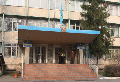 Взрыв джипа в Алматы полиция не считает терактом