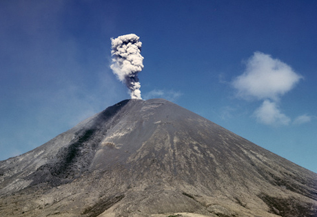 Вулканы Камчатки поставили под угрозу самолеты