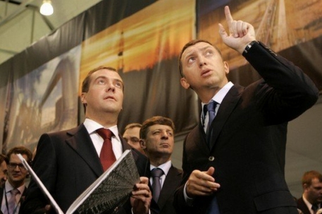 Медведев и Дерипаска помогут предприятиям-должникам