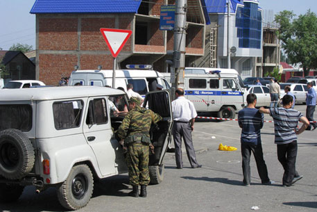 В Дагестане неизвестные обстреляли автомобиль минобороны