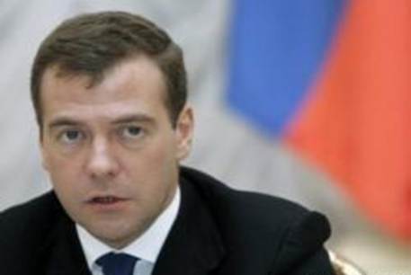 Медведев поручил Счетной палате провести аудит системообразующих предприятий