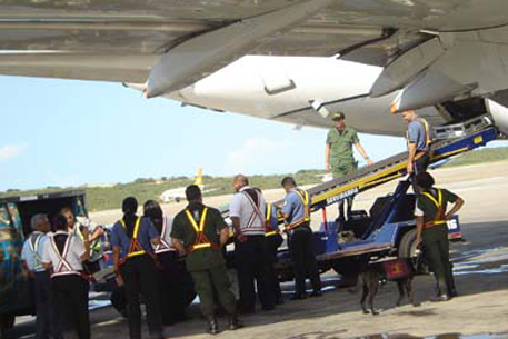 Испанский самолет вернулся в Каракас из-за угрозы теракта