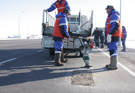 В Казахстане запланирован ямочный ремонт миллиона квадратных метров дорог