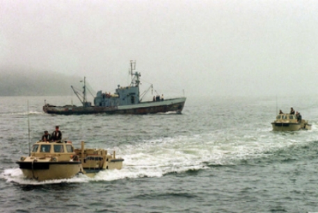 Казахстанские пограничники задержали российское судно