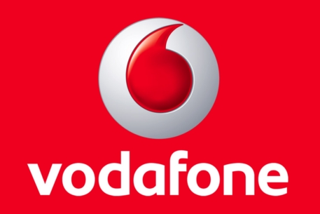 Vodafone начнет продажу iPhone в Британии 14 января