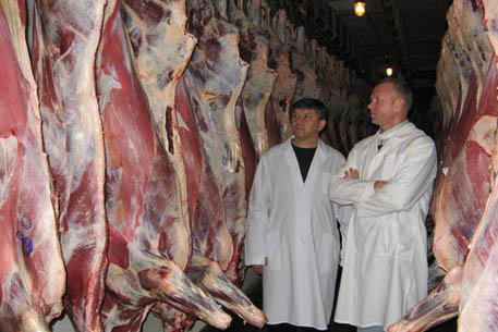 Москва частично запретила импорт мяса из Белоруссии