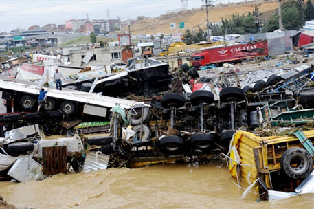 Жертвами наводнения в Турции стали 30 человек