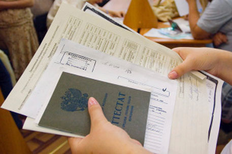 Российским студентам позволили сменить вуз по почте