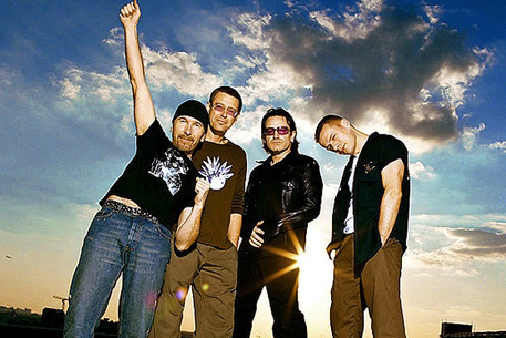 U2 впервые за свою карьеру выступят на "Гластонбери" 