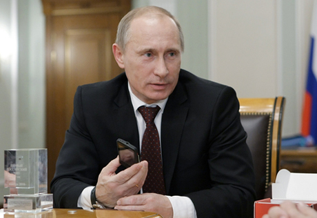Путину показали российский аналог iPhone 4G