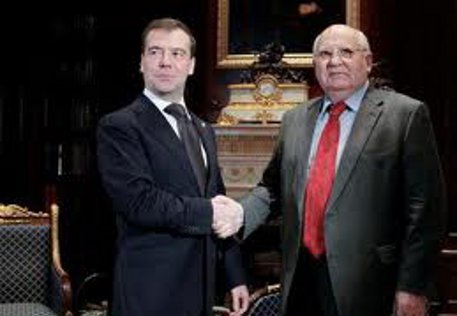 Горбачев назвал Медведева лучшим лидером страны