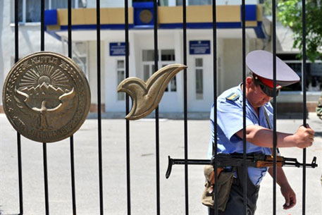 Киргизия потребовала деньги за задержанных узбекских граждан