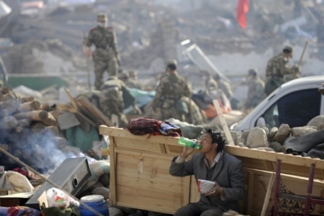 Число жертв землетрясения в Китае возросло до 2183