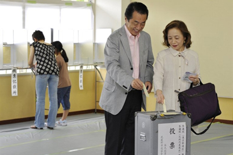 На выборах в парламент Японии данные exit polls отдали победу оппозиции