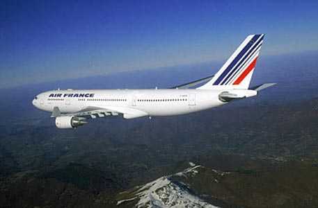 Самолет Air France вернулся в аэропорт из-за неисправных санузлов