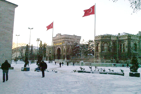 Снегопады в Турции унесли жизни двух человек