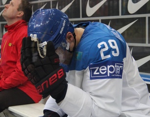 Фото: Казахстан проиграл Швейцарии и вылетел в первый дивизион ЧМ по хоккею 