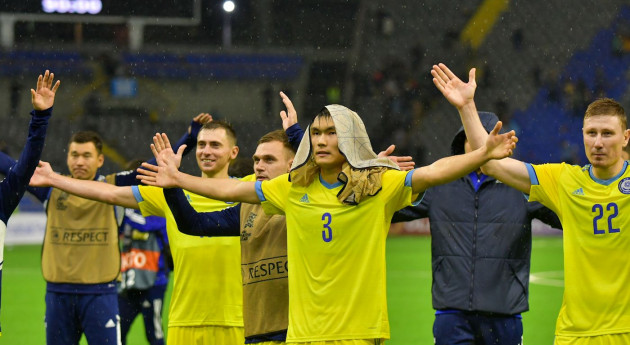 Фото с победы сборной Казахстана по футболу в новой Лиге наций ?>